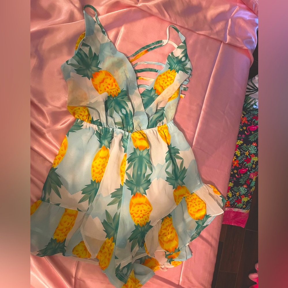 NLW tropical pineapple low cut romper 🍍